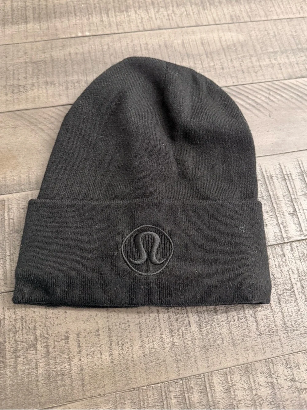 lululemon athletica Black Cuffed Knit Beanie with Tone-on-Tone Logo